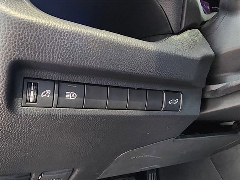 Used 2023 Toyota RAV4 XLE Premium image 17