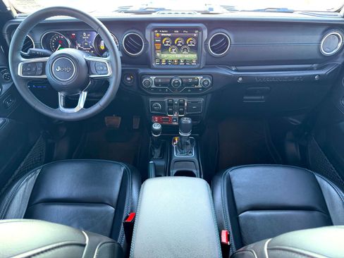 Used 2023 Jeep Wrangler Unlimited Rubicon 4xe image 22