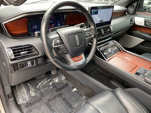Used 2023 Lincoln Navigator L Reserve image 34