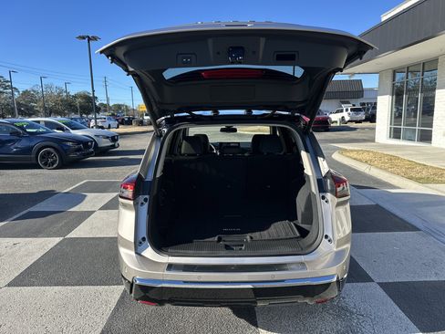 Used 2025 Nissan Rogue Platinum w/ Tech Package image 5