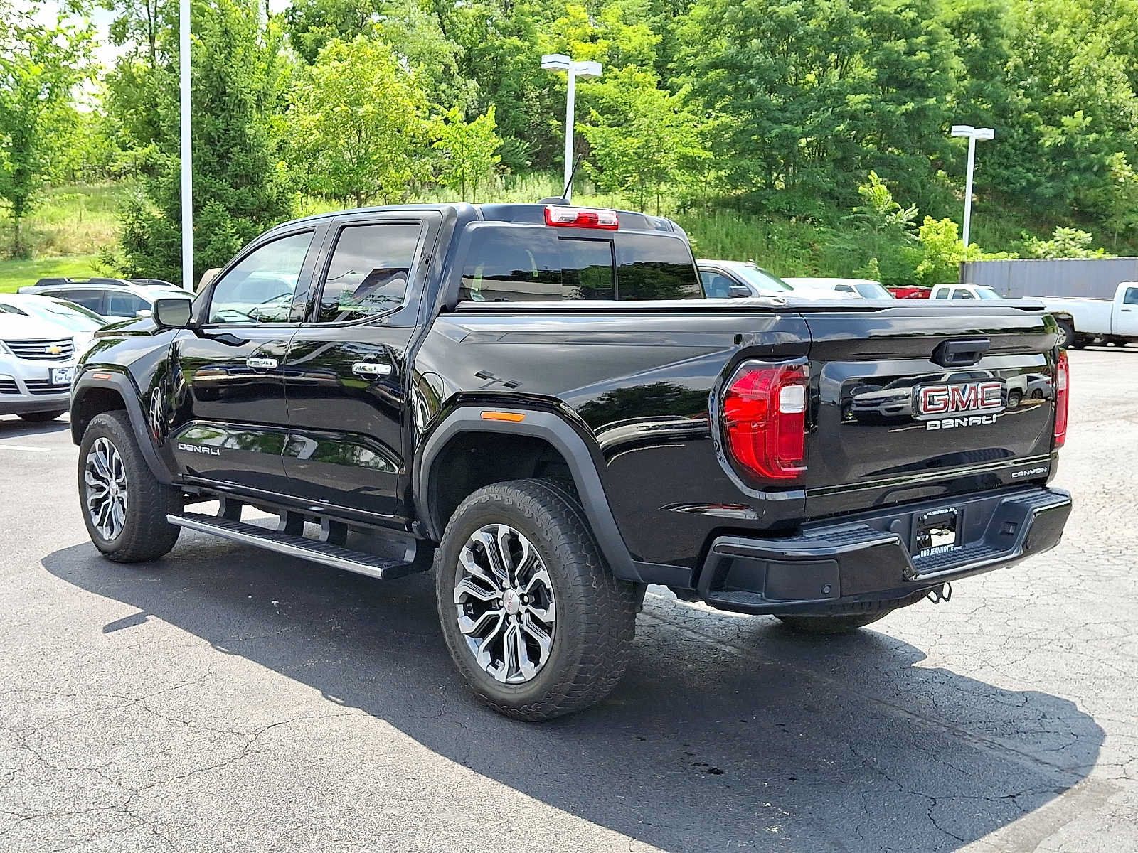 Used 2023 GMC Canyon Denali AWD/4WD image 4