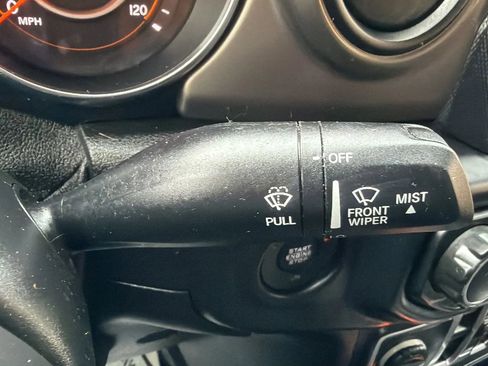 Used 2018 Jeep Wrangler Unlimited Sport S AWD/4WD image 13