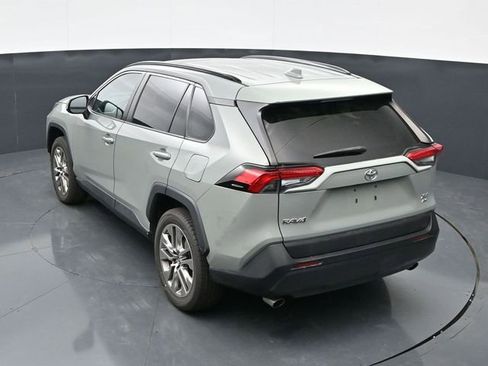 Used 2019 Toyota RAV4 XLE Premium w/ Cold Weather Package AWD/4WD image 31