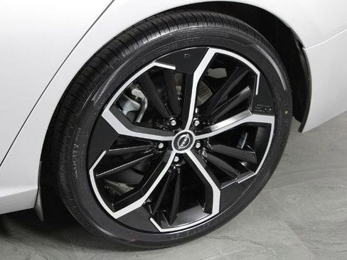 Certified 2024 Nissan Altima 2.5 SR image 12