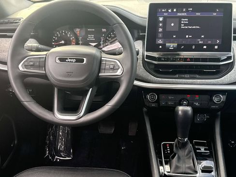 Used 2023 Jeep Compass Latitude w/ Sun and Sound Group image 10