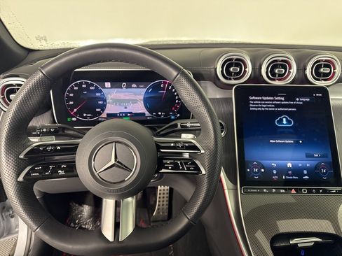 Used 2025 Mercedes-Benz GLC 350e 4MATIC image 24