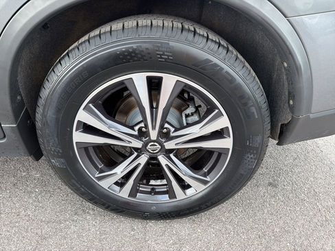Used 2018 Nissan Rogue SL FWD image 11