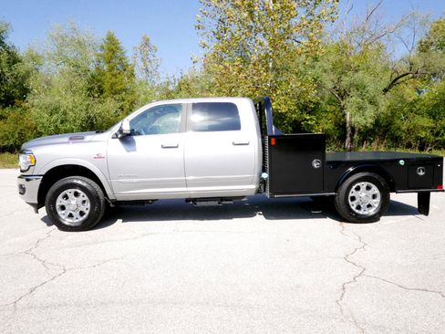 Used 2022 RAM 3500 Limited image 2