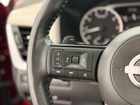 Used 2022 Nissan Rogue SL w/ SL Premium Package image 14