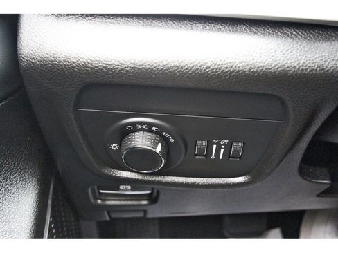 Used 2022 Jeep Grand Cherokee L Laredo image 19