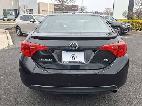 Used 2017 Toyota Corolla SE w/ SE Premium Package image 5