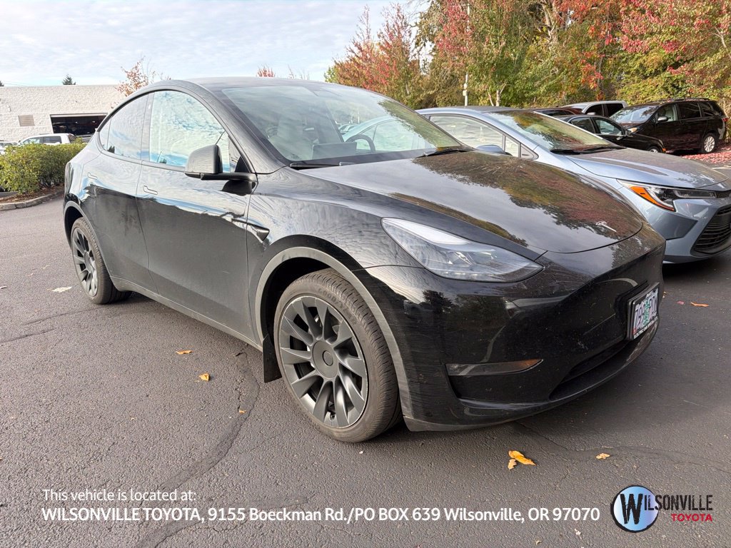 Used 2023 Tesla Model Y Long Range AWD/4WD image 1