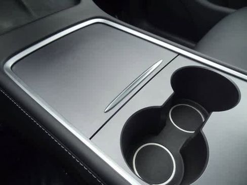 Used 2025 Tesla Model Y Long Range image 32