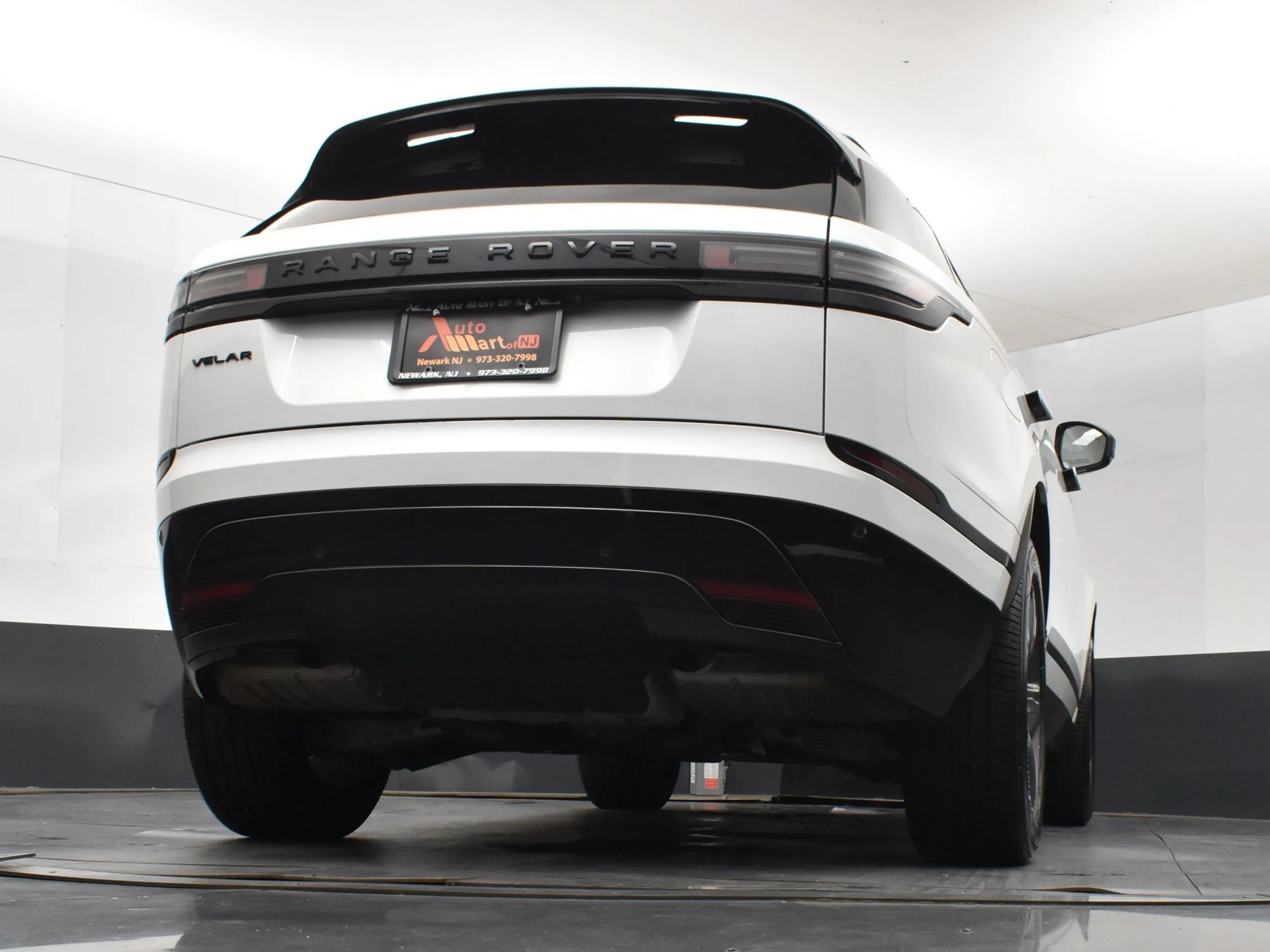 Used 2025 Land Rover Range Rover Velar Dynamic SE AWD/4WD image 10