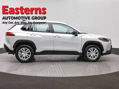 Used 2023 Toyota Corolla Cross L AWD/4WD image 4