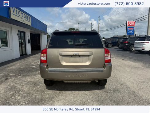 Used 2008 Jeep Compass Sport FWD image 4