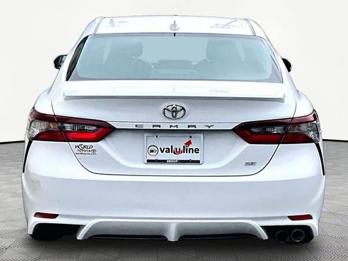 Used 2021 Toyota Camry SE FWD image 5