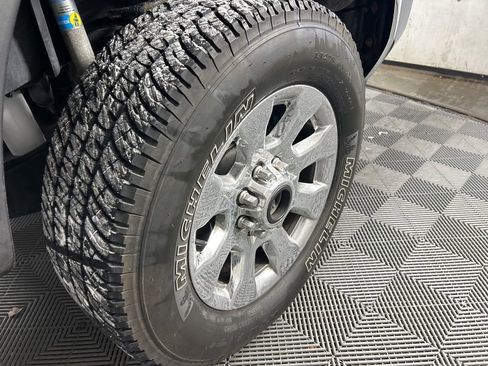 Used 2019 Ford F250 Lariat w/ Lariat Ultimate Package image 6