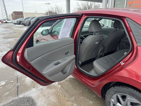 Used 2024 Hyundai Elantra SEL image 8