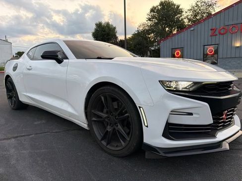 Used 2019 Chevrolet Camaro SS RWD image 2