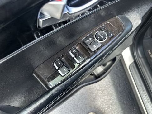 Used 2018 Kia Sorento AWD image 18