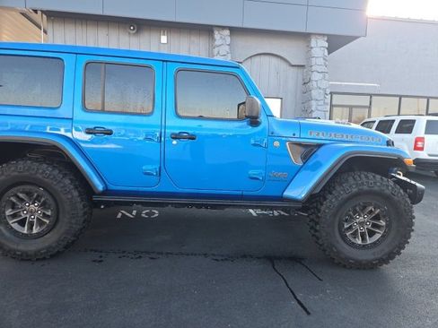 Used 2025 Jeep Wrangler Unlimited Rubicon 392 image 4
