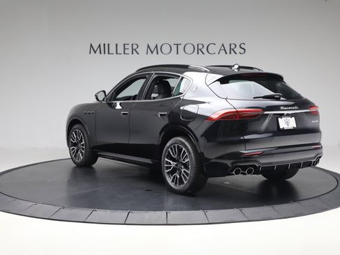 New 2025 Maserati Grecale GT image 4