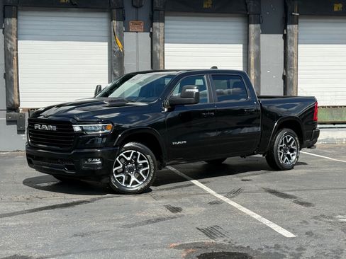 Used 2025 RAM 1500 Laramie w/ Sport Appearance Package AWD/4WD image 3