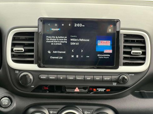 New 2025 Hyundai Venue Limited image 19