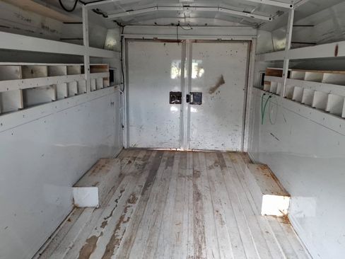 Used 2017 Ford E-450 and Econoline 450 Super Duty RWD image 21