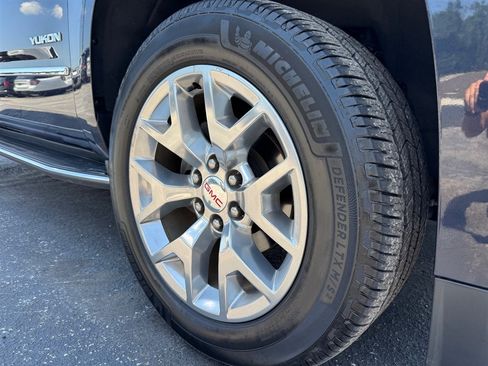 Used 2019 GMC Yukon SLT w/ Premium Edition AWD/4WD image 8