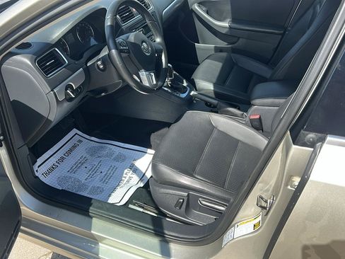 Used 2014 Volkswagen Jetta SE FWD image 10