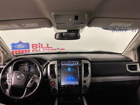 Used 2019 Nissan Titan PRO-4X w/ Pro-4x Convenience Package image 17