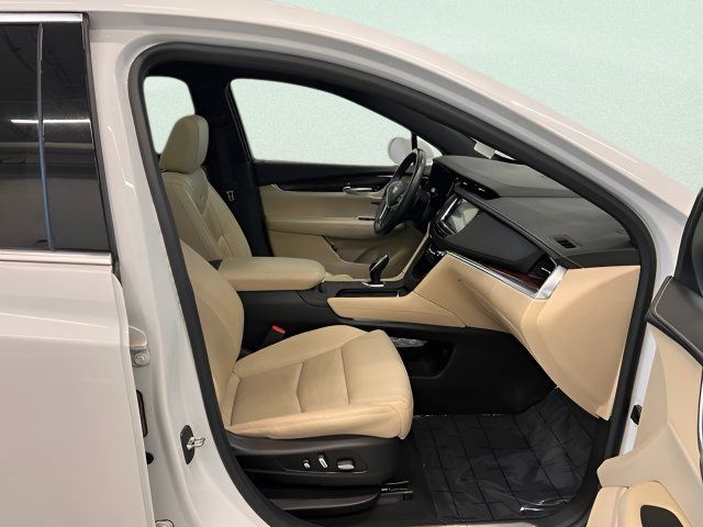 Used 2017 Cadillac XT5 Luxury FWD image 14