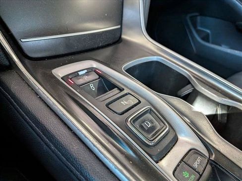 Used 2018 Honda Accord Touring image 12