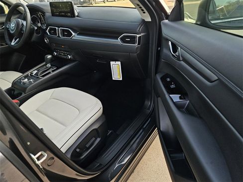 New 2025 MAZDA CX-5 AWD 2.5 S w/ Preferred Package image 6