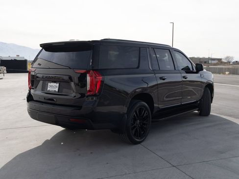 Used 2024 GMC Yukon XL SLT image 5