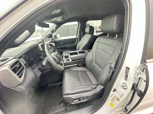 Used 2025 Toyota Tundra Limited AWD/4WD image 20