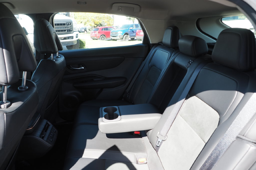 Used 2024 Nissan Ariya FWD image 14