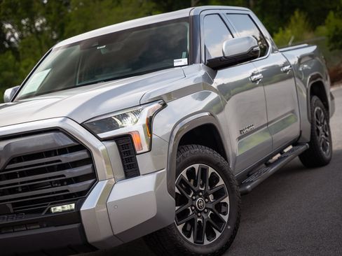 Used 2023 Toyota Tundra Limited w/ Power Package RWD image 2
