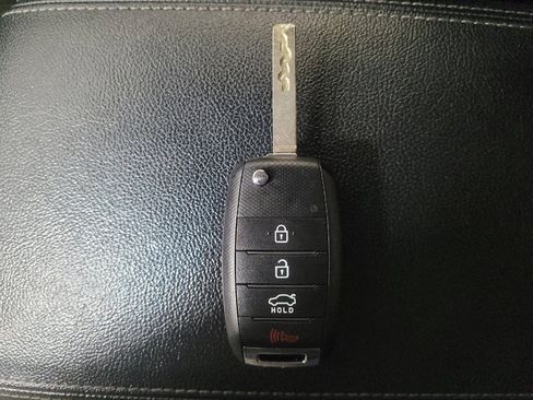 Used 2020 Kia Optima LX image 32