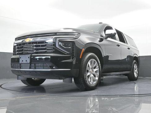 Used 2026 Chevrolet Suburban Premier AWD/4WD image 64