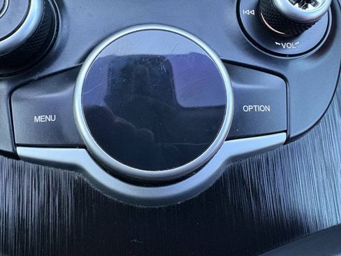 Used 2018 Alfa Romeo Stelvio AWD image 28