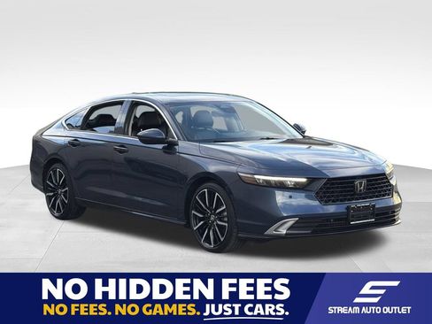 Used 2023 Honda Accord Touring image 1
