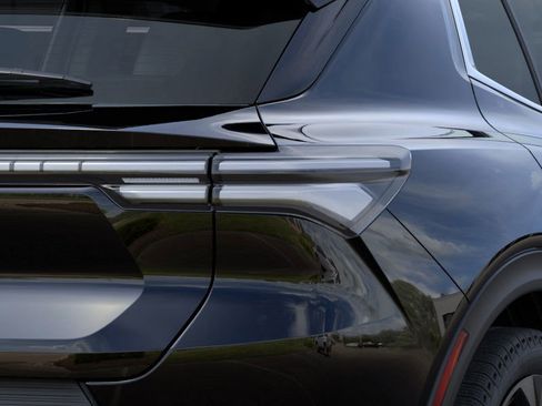 New 2026 Chevrolet Equinox EV LT image 35