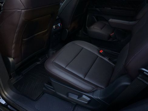 Used 2025 Ford Explorer Platinum w/ Ultimate Package image 32