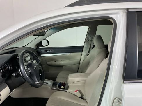Used 2013 Subaru Outback 2.5i Premium AWD/4WD image 10