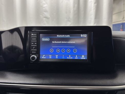 Used 2025 Nissan Kicks S image 22