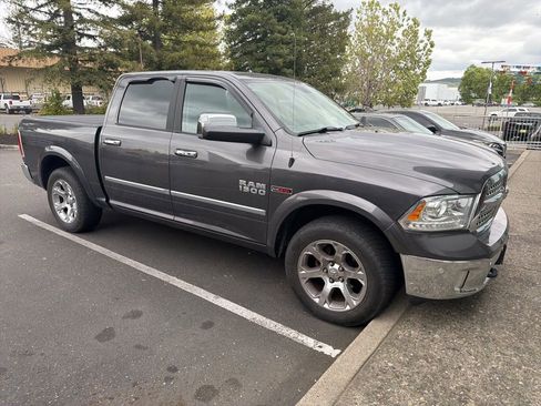 Used 2017 RAM 1500 Laramie w/ Convenience Group AWD/4WD image 2