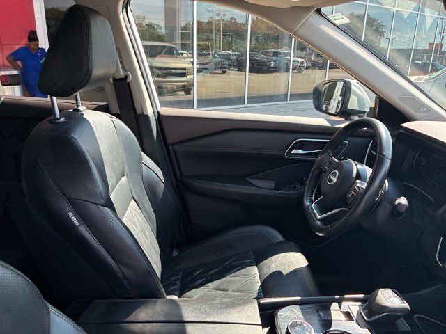 Used 2023 Nissan Rogue Platinum w/ Platinum Premium Package AWD/4WD image 10
